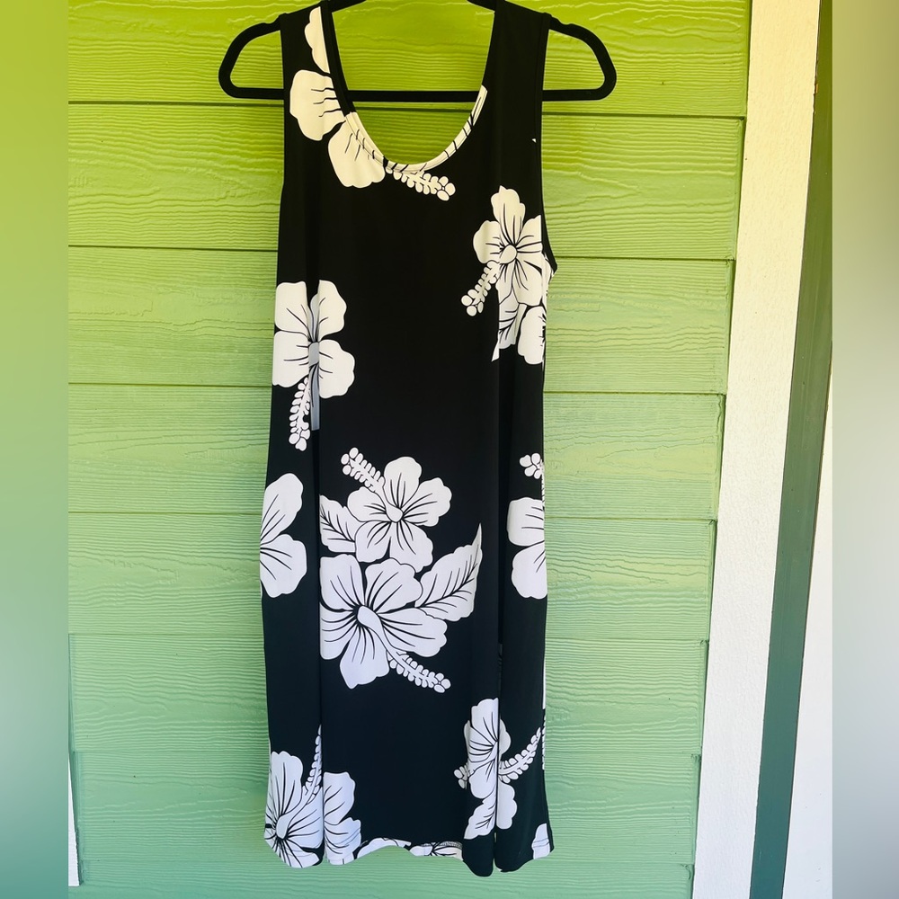 Women’s FAVANT Hawaiian Style Floral Knee Length Dress, Hidden pockets. Sz. XL.